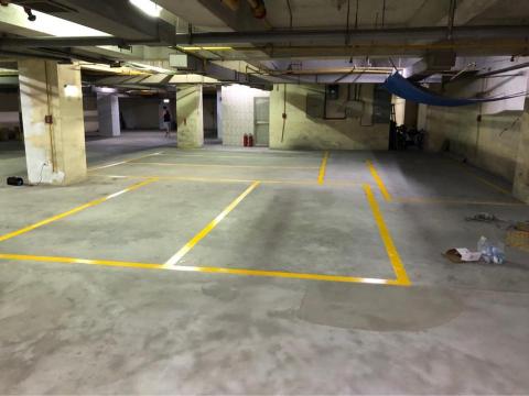 吳泓毅 - 耐磨地坪施工
