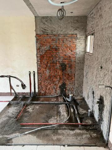 弘鑫水電工程行 - 浴室給排水管路配置 弘鑫水電工程行 - 浴室給排水管路配置