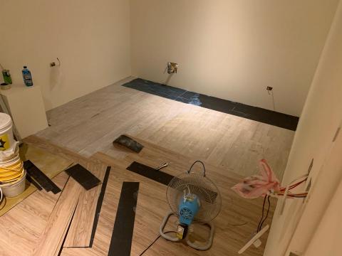 永昇室內裝修設計有限公司 - 施工塑膠地板