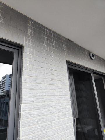 順達清潔-陳奕霖 - 牆面白水溝清除前 順達清潔-陳奕霖 - 牆面白水溝清除前