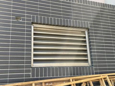 冠森金屬 - 固定式不鏽鋼百葉窗