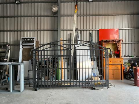 冠森金屬 - 不鏽鋼烤漆防盜窗