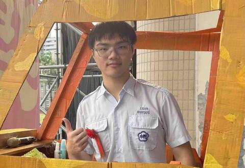 提供學測數b服務的專家胡元鴻