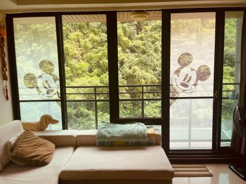 劉歡賢 - 白天室內紗門