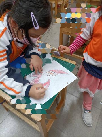 楊老師(幼兒說故事陪玩/低年級家教/正音/特殊生照顧/花藝) - 陪伴手作和畫畫