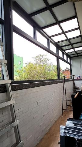 伸峰鋼鋁門窗 - 