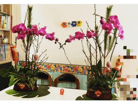 楊老師(幼兒說故事陪玩/低年級家教/正音/特殊生照顧/花藝) - 