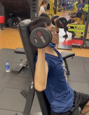 高雄健身教練Roger - 學生日常訓練 ! 高雄健身教練Roger - 學生日常訓練 !