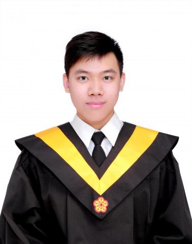 李宜霖 - 台大心理系畢業照