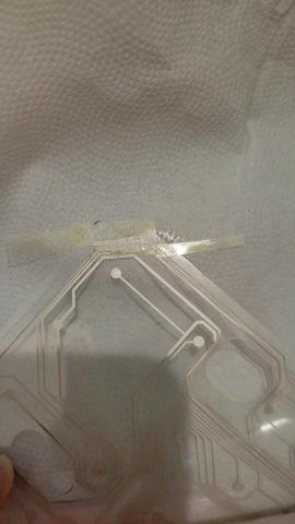 蔡岷杉 - 檢測到斷掉的部份貼上膠帶用導電銀漿進行塗線路