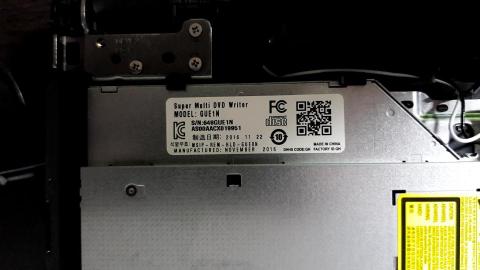 蔡岷杉 - 拆筆電光碟機改裝SSD轉接架