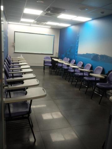 巨匠英文講師 Connie（高雄） - 巨匠教室