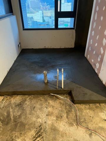 小翁 - 地坪打底 硬底