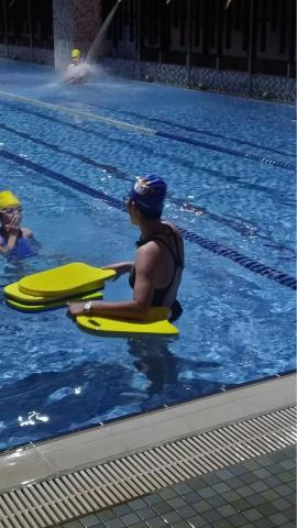 小菜 - 上課都很認真