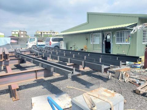 阿量鋼結構工程行 - 自建廠房，料件預製過程