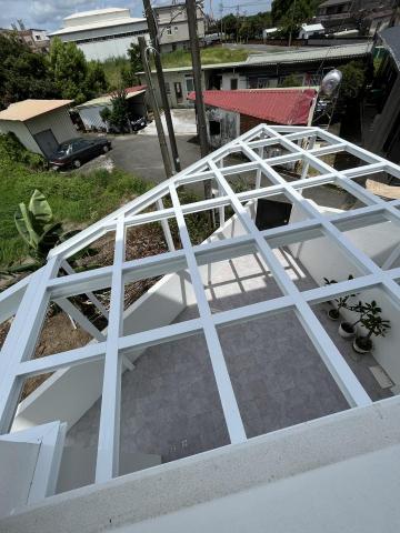 景德鋁製工程 - 玻璃屋10*10牙白鋁合金骨架
不規則多邊形