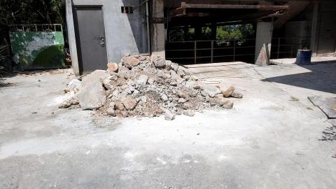 珺豪工程行 - 廢土泥