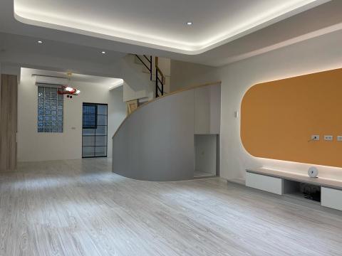 j h studio & 黑田工務所 - 