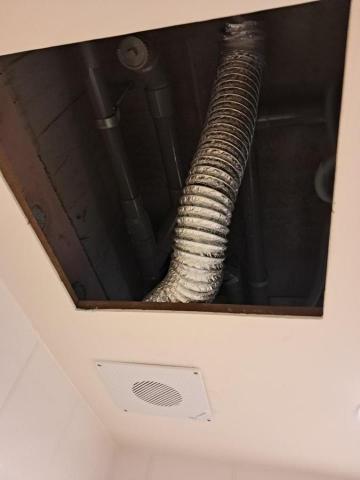 何師傅 - 浴室抽風扇更換 何師傅 - 浴室抽風扇更換