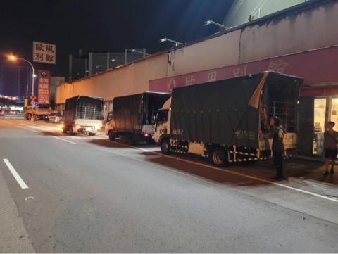 鄭耀誠 - 專業車隊。安全的把您的物品送達指定地點