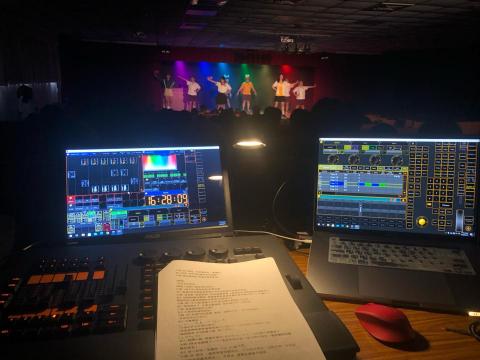 凱藝製作 - 2022嘉義高中職戲劇社聯合公演-我說&middot;花坊（硬體統籌/燈光設計）