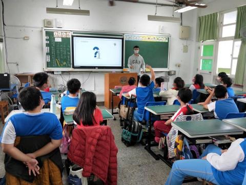 Ian Yen - 國小專輔任職側寫