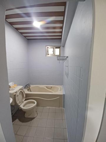 洪瑞鴻 - 浴室磁磚上漆