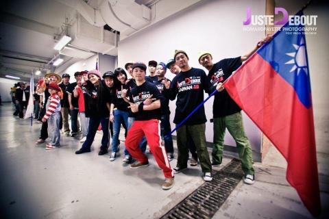 小剛老師 - 街舞教學、初級、入門、進階 皆可討論 -  小剛老師 - 街舞教學、初級、入門、進階 皆可討論 -