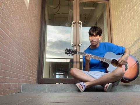 提供團康服務的專家葉俊德