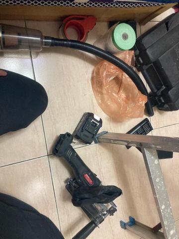 磊砢晶瑩工程 - 無塵式的工法,減少後續繁瑣的清掃工作。 磊砢晶瑩工程 - 無塵式的工法,減少後續繁瑣的清掃工作。