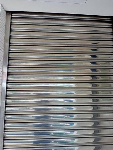 鄧先生 - 鐵門清洗