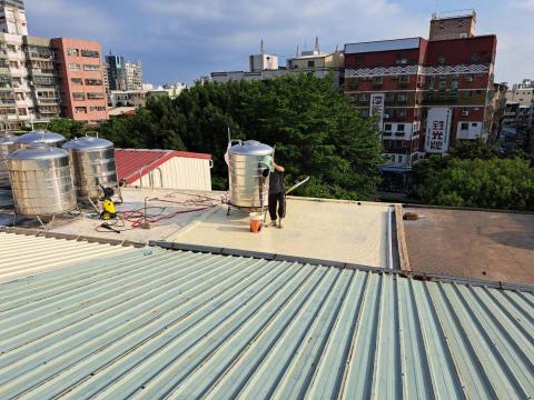 竣鼎防水抓漏工程行 - 屋頂防水和鐵皮防鏽前