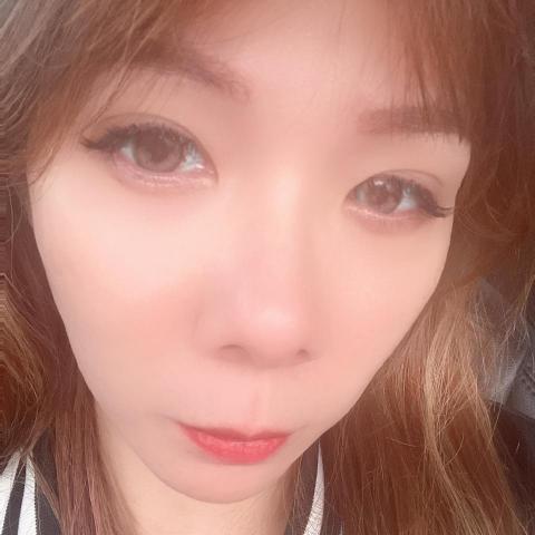 提供手工藝品代工服務的專家Gina