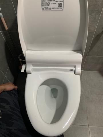 立成綜合水電空調 - 安裝免插電水壓式免治馬桶