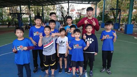 耀凱教練（上課詳細內容請觀看自介謝謝～） - 