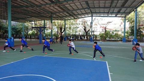 耀凱教練（上課詳細內容請觀看自介謝謝～） - 