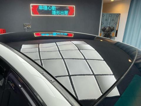 克特先生-尊爵車膜坊 - 車頂包膜黑化
