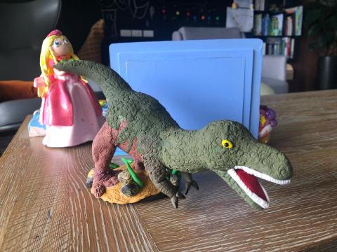 周雨潔 - 9歲黏土捏塑