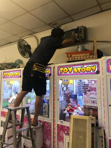大拇哥冷氣清潔 - 施工中
