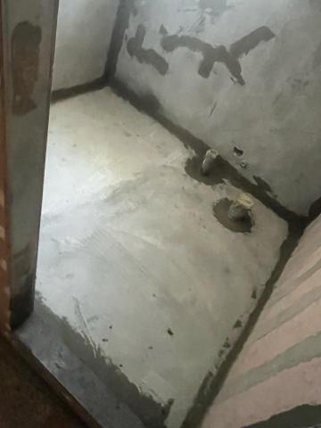 桓誠工程行 - 浴廁R5道防水施工！全室接縫益膠泥修補裂縫整平！