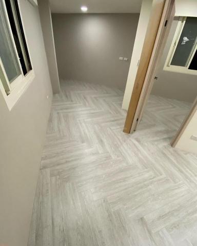 吉禾工程行 - 套房出租使用塑膠地磚人字貼法 吉禾工程行 - 套房出租使用塑膠地磚人字貼法