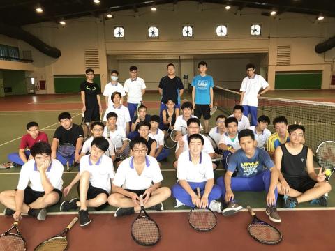 蟹教練 - 木柵高工網球社團指導老師