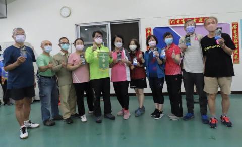 陳波 - 帶領樂齡球員參加桌球友誼赛勇獲季軍！