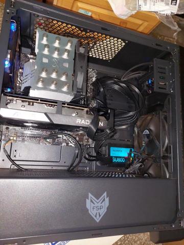 陳威宇 - 協助客人進行舊電腦翻新，使用12400+6600打造高CP值遊戲機