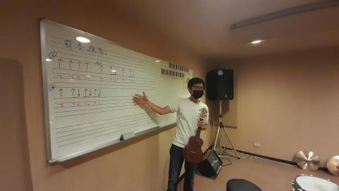 Chris音樂工作室🌹薩克斯風 烏克麗麗 吉他 鋼琴 - 