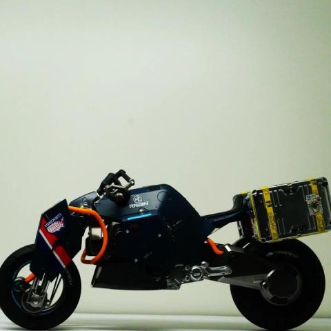 逸人模型公仔室 - 