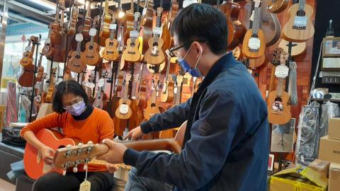 Chris音樂工作室🌹薩克斯風 烏克麗麗 吉他 鋼琴 - 