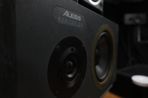 TMT Studio - Alesis Monitor 01  Speaker