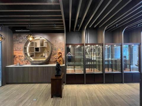 曹志偉 - 板橋茶葉商行