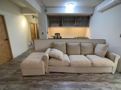 張櫻瓊 - 中古屋公寓 30坪|客廳與開放書房  張櫻瓊 - 中古屋公寓 30坪|客廳與開放書房